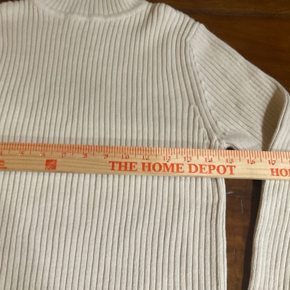 Sonoma Beige Turtleneck Sweater Size Medium - Picture 2 of 6